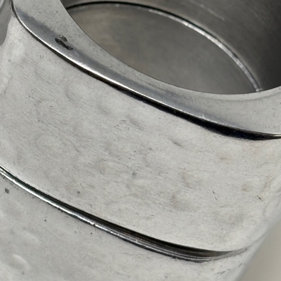 Set of 12 Pewter Metal Napkin Rings Hammered Style Square with Large Round Hole - Picture 5 of 7